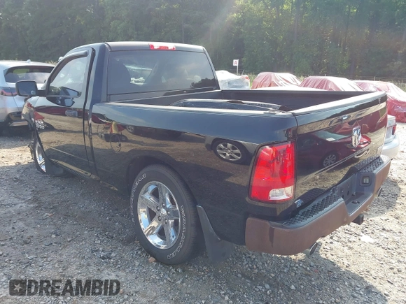 2013 Ram 1500 Express z VIN 3C6JR6AT5DG509659, wystawiony jako IAAI lot #42682018 z przebiegiem 138 816 mil mil oraz . Historia ofert i sprzedaży dostępna na DreamBid. Obrazek 3.