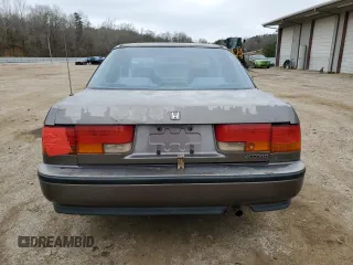 1992 Honda Accord z VIN 1HGCB7252NA019080, wystawiony jako Copart lot #48428985 z przebiegiem 259 883 mil mil oraz Szkoda całkowita • Salvage title. Historia ofert i sprzedaży dostępna na DreamBid. Obrazek 6.