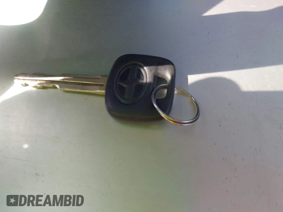 2006 Scion xB z VIN JTLKT324264124861, wystawiony jako IAAI lot #42506517 z przebiegiem 102 264 mil mil oraz . Historia ofert i sprzedaży dostępna na DreamBid. Obrazek 11.