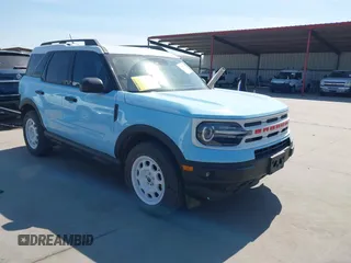 2024 Ford Bronco Sport Heritage z VIN 3FMCR9G64RRE22640, wystawiony jako IAAI lot #41882377 z przebiegiem 16 967 mil mil oraz . Historia ofert i sprzedaży dostępna na DreamBid. Obrazek 1.