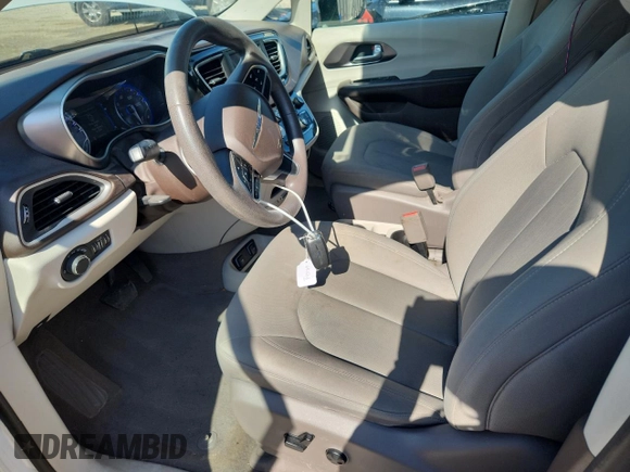 2018 Chrysler Pacifica Touring with VIN 2C4RC1DG0JR168076, listed as a Copart auction lot 62924895 with 125,767 mi miles and Clean title. Bid and sale history available at DreamBid. Image 7.