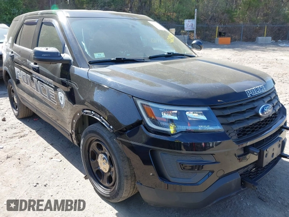 2018 Ford Police Interceptor Utility z VIN 1FM5K8AR9JGC17739, wystawiony jako IAAI lot #42134465 z przebiegiem 134 939 mil mil oraz . Historia ofert i sprzedaży dostępna na DreamBid. Obrazek 1.
