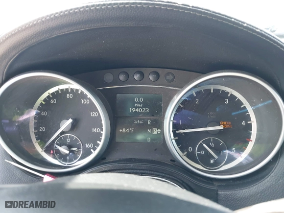 2011 Mercedes-Benz GL-Class GL 350 BlueTEC with VIN 4JGBF2FE7BA699173, listed as a IAAI auction lot 41591338 with 194,023 mi miles. Bid and sale history available at carsss.com. Image 7.