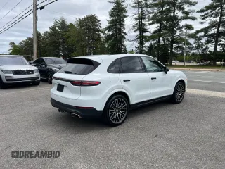 2019 Porsche Cayenne z VIN WP1AA2AY8KDA14157, wystawiony jako Copart lot #57858365 z przebiegiem 121 791 mil mil oraz Czysty tytuł • Clean title. Historia ofert i sprzedaży dostępna na DreamBid. Obrazek 4.