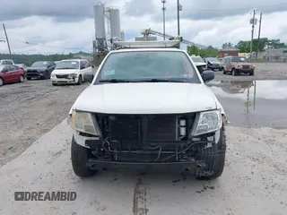 2017 Nissan Frontier S z VIN 1N6BD0CT7HN727005, wystawiony jako IAAI lot #42390094 z przebiegiem 88 868 mil mil oraz . Historia ofert i sprzedaży dostępna na DreamBid. Obrazek 13.