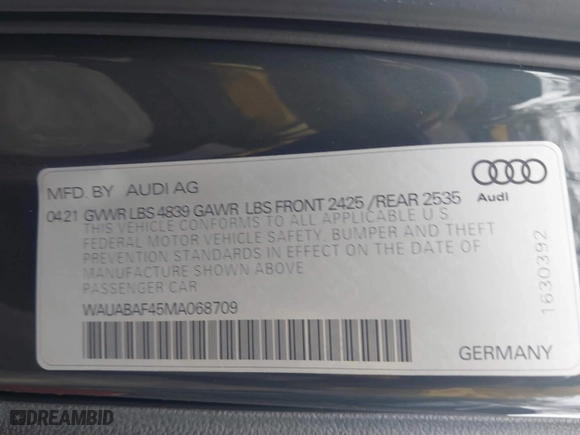 2021 Audi A4 Sedan Premium with VIN WAUABAF45MA068709, listed as a IAAI auction lot 41643826 with 33,238 mi miles. Bid and sale history available at carsss.com. Image 9.