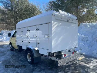 2019 Ford Econoline Commercial with VIN 1FDXE4FS5KDC52270, listed as a Copart auction lot 46290955 with 104,046 mi miles and Clean Title. Bid and sale history available at carsss.com. Image 3.