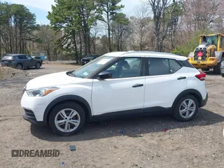 2019 Nissan Kicks SR with VIN 3N1CP5CU3KL500277, listed as a IAAI auction lot 42087570 with 159,195 mi miles. Bid and sale history available at carsss.com. Image 13.