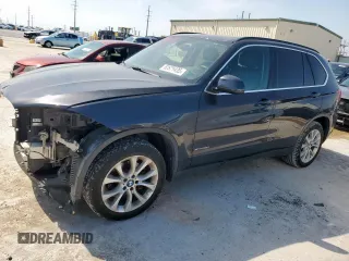 2016 BMW X5 sDrive35i with VIN 5UXKR2C56G0U16905, listed as a Copart auction lot 52826435 with 121,564 mi miles and Salvage Title. Bid and sale history available at carsss.com. Image 1.