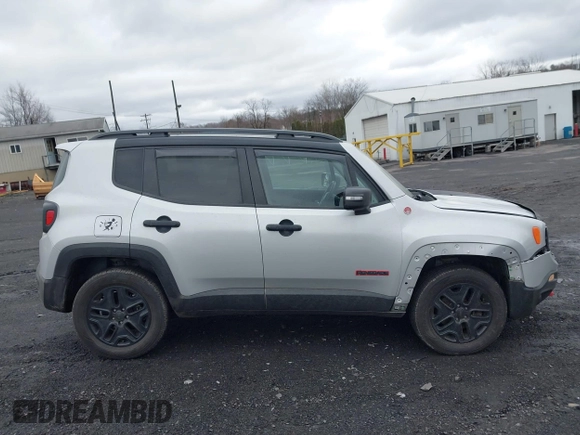2018 Jeep Renegade Trailhawk with VIN ZACCJBCB1JPG74527, listed as a IAAI auction lot 41814352 with 71,120 mi miles. Bid and sale history available at carsss.com. Image 13.