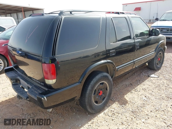 2002 Chevrolet Blazer LS z VIN 1GNDT13W42K124494, wystawiony jako IAAI lot #42266284 z przebiegiem 259 857 mil mil oraz . Historia ofert i sprzedaży dostępna na DreamBid. Obrazek 4.