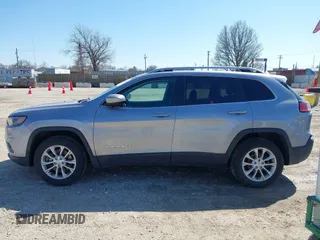 2019 Jeep Cherokee Latitude with VIN 1C4PJLCB5KD286448, listed as a IAAI auction lot 41995133 with 84,758 mi miles. Bid and sale history available at carsss.com. Image 14.
