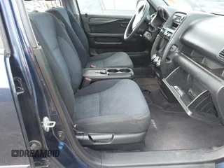 2006 Honda CR-V LX with VIN JHLRD78566C015746, listed as a IAAI auction lot 42088640 with 145,521 mi miles and . Bid and sale history available at carsss.com. Image 5.