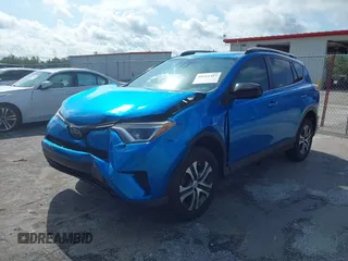 2017 Toyota RAV4 LE z VIN JTMZFREV4HJ112174, wystawiony jako IAAI lot #40311487 z przebiegiem 94 082 mil mil oraz . Historia ofert i sprzedaży dostępna na DreamBid. Obrazek 2.