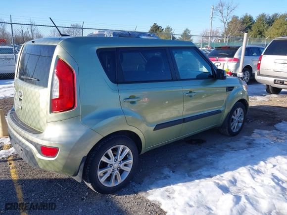 2013 Kia Soul + with VIN KNDJT2A6XD7598525, listed as a IAAI auction lot 41416353 with 187,928 mi miles. Bid and sale history available at carsss.com. Image 4.