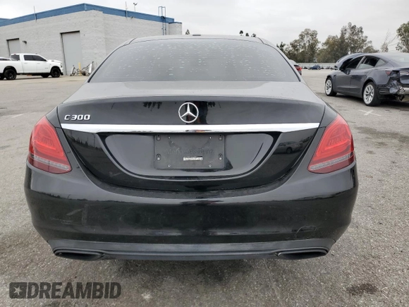2019 Mercedes-Benz C 300 z VIN WDDWF8DB1KR483781, wystawiony jako Copart lot #53326925 z przebiegiem 60 866 mil mil oraz Szkoda całkowita • Salvage title. Historia ofert i sprzedaży dostępna na DreamBid. Obrazek 6.
