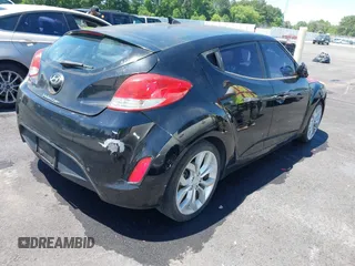 2012 Hyundai Veloster w/Gray Int с VIN KMHTC6AD4CU070537, выставлен на аукционе IAAI как лот 42202272 с пробегом 120 054 миль миль и . История ставок и продаж доступна на DreamBid. Изображение 4.