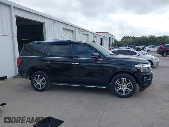 2022 Ford Expedition Limited with VIN 1FMJU1KT5NEA67706, listed as a IAAI auction lot 41562460 with 36,692 mi miles. Bid and sale history available at carsss.com. Image 14.