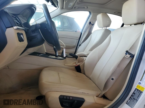 2015 BMW 3 Series 320i xDrive z VIN WBA3C3G51FNS74131, wystawiony jako Copart lot #56009775 z przebiegiem 155 617 mil mil oraz Szkoda całkowita • Salvage title. Historia ofert i sprzedaży dostępna na DreamBid. Obrazek 7.