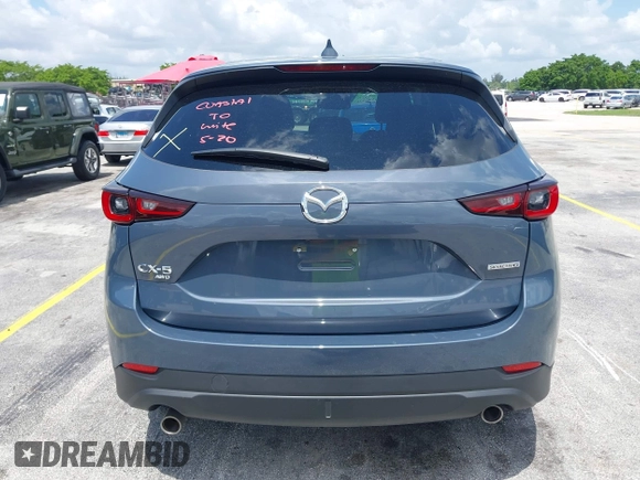 2024 Mazda CX-5 S Carbon Edition z VIN JM3KFBCLXR0521353, wystawiony jako IAAI lot #42351444 z przebiegiem 17 270 mil mil oraz . Historia ofert i sprzedaży dostępna na DreamBid. Obrazek 16.