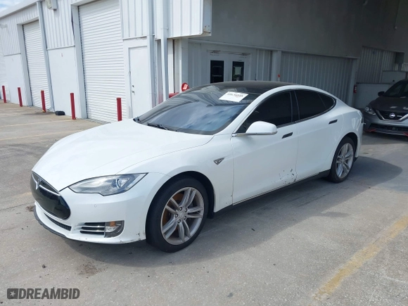 2014 Tesla Model S 60 kWh Battery with VIN 5YJSA1H16EFP51461, listed as a IAAI auction lot 40636898 with 90,762 mi miles. Bid and sale history available at carsss.com. Image 17.