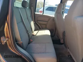 2005 Jeep Liberty Sport with VIN 1J4GL48KX5W602969, listed as a Copart auction lot 53371155 with 134,441 mi miles and Salvage Title. Bid and sale history available at DreamBid. Image 11.