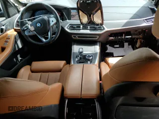 2022 BMW X7 xDrive40i z VIN 5UXCW2C01N9J33094, wystawiony jako Copart lot #57254975 z przebiegiem 26 145 mil mil oraz Szkoda całkowita • Salvage title. Historia ofert i sprzedaży dostępna na DreamBid. Obrazek 8.