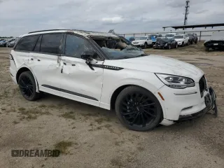 2023 Lincoln Aviator Reserve z VIN 5LM5J7XC3PGL07538, wystawiony jako Copart lot #51332175 z przebiegiem Nie podano mil oraz Szkoda całkowita • Salvage title. Historia ofert i sprzedaży dostępna na DreamBid. Obrazek 4.