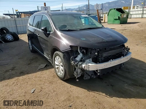 2017 Chrysler Pacifica Touring L z VIN 2C4RC1BG3HR569490, wystawiony jako Copart lot #48378865 z przebiegiem 144 016 mil mil oraz Szkoda całkowita • Salvage title. Historia ofert i sprzedaży dostępna na DreamBid. Obrazek 12.