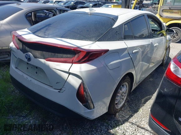 2017 Toyota Prius Plus z VIN JTDKARFP5H3052149, wystawiony jako IAAI lot #41803408 z przebiegiem Nie podano mil oraz . Historia ofert i sprzedaży dostępna na DreamBid. Obrazek 4.