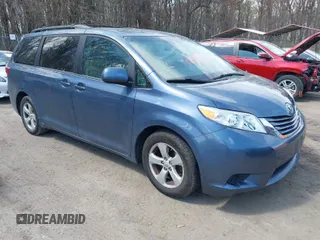 2015 Toyota Sienna LE AAS with VIN 5TDKK3DC8FS550190, listed as a IAAI auction lot 41924584 with 54,461 mi miles. Bid and sale history available at carsss.com. Image 1.