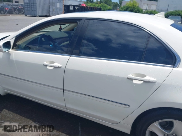 2006 Acura RL with VIN JH4KB16566C003955, listed as a IAAI auction lot 42526580 with 191,823 mi miles and . Bid and sale history available at DreamBid. Image 14.