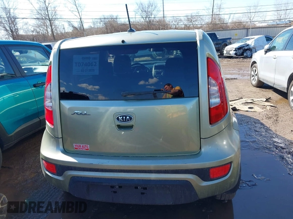 2012 Kia Soul + with VIN KNDJT2A65C7403543, listed as a IAAI auction lot 41633273 with 128,988 mi miles. Bid and sale history available at carsss.com. Image 16.