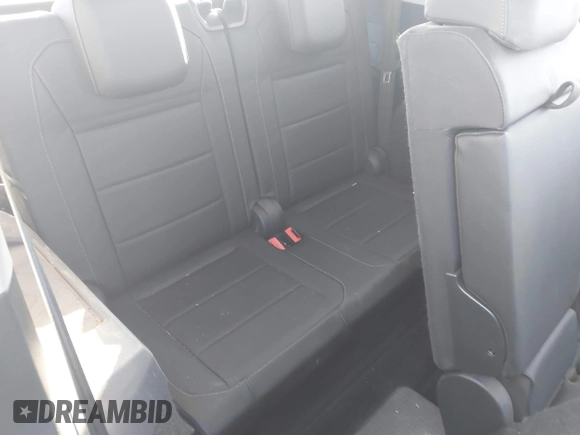 2018 Volkswagen Tiguan SEL z VIN 3VV3B7AXXJM088230, wystawiony jako IAAI lot #41680855 z przebiegiem 130 807 mil mil oraz . Historia ofert i sprzedaży dostępna na DreamBid. Obrazek 17.