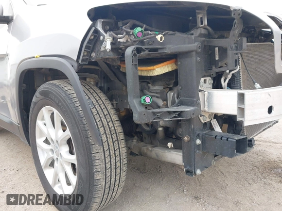2014 Jeep Cherokee Latitude with VIN 1C4PJMCS7EW220899, listed as a IAAI auction lot 41973561 with 135,572 mi miles. Bid and sale history available at carsss.com. Image 19.