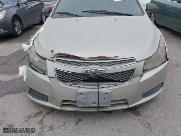 2014 Chevrolet Cruze LS with VIN 1G1PA5SH8E7230310, listed as a IAAI auction lot 42073690 with 36,756 mi miles. Bid and sale history available at carsss.com. Image 6.