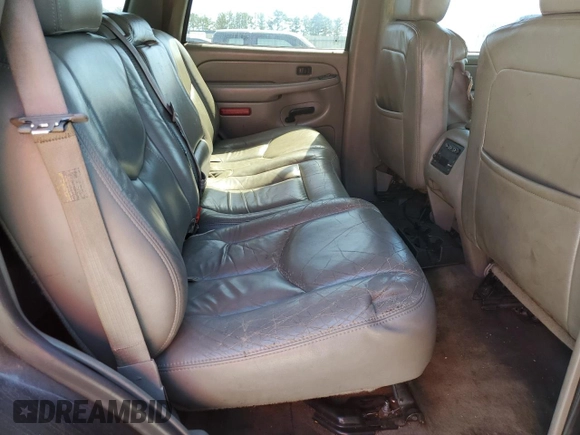 2004 Chevrolet Tahoe LS z VIN 1GNEC13Z04R220177, wystawiony jako Copart lot #48406255 z przebiegiem 215 167 mil mil oraz Szkoda całkowita • Salvage title. Historia ofert i sprzedaży dostępna na DreamBid. Obrazek 11.