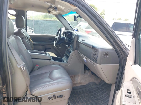 2003 Chevrolet Suburban LS with VIN 3GNEC16Z73G101956, listed as a IAAI auction lot 42270204 with 241,451 mi miles and . Bid and sale history available at DreamBid. Image 5.