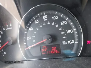 2015 Kia Sorento LX z VIN 5XYKTCA61FG651628, wystawiony jako IAAI lot #42492219 z przebiegiem 111 829 mil mil oraz . Historia ofert i sprzedaży dostępna na DreamBid. Obrazek 7.
