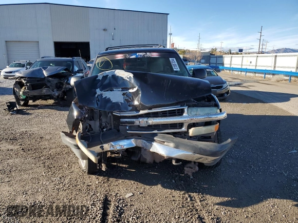 2004 Chevrolet Tahoe LS with VIN 1GNEK13VX4J220038, listed as a Copart auction lot 81907854 with 295,916 mi miles and Salvage Title. Bid and sale history available at carsss.com. Image 5.