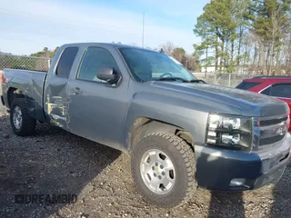 2011 Chevrolet Silverado 1500 LT with VIN 1GCRKSE31BZ279036, listed as a IAAI auction lot 41597291 with 293,576 mi miles and . Bid and sale history available at DreamBid. Image 1.