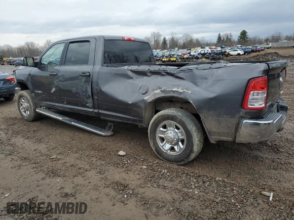 2022 Ram 2500 Big Horn z VIN 3C6UR5JL0NG239202, wystawiony jako Copart lot #53045565 z przebiegiem 64 839 mil mil oraz Szkoda całkowita • Salvage title. Historia ofert i sprzedaży dostępna na DreamBid. Obrazek 2.