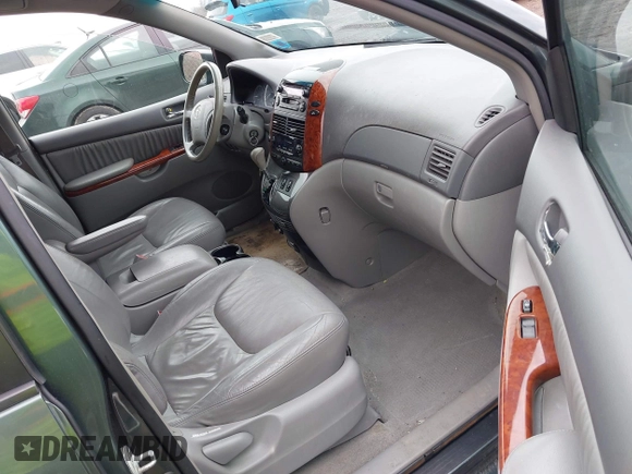 2004 Toyota Sienna XLE with VIN 5TDBA22C64S004906, listed as a IAAI auction lot 41892748 with 182,444 mi miles. Bid and sale history available at carsss.com. Image 5.