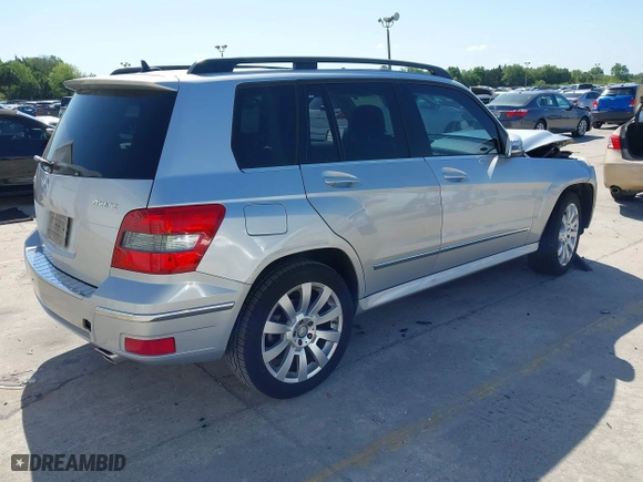 2012 Mercedes-Benz GLK-Class GLK 350 with VIN WDCGG8HB1CF771982, listed as a IAAI auction lot 41958903 with 136,465 mi miles. Bid and sale history available at carsss.com. Image 4.