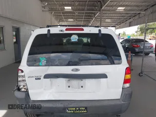 2004 Ford Escape XLT z VIN 1FMYU03184DA08689, wystawiony jako IAAI lot #42538780 z przebiegiem 251 930 mil mil oraz . Historia ofert i sprzedaży dostępna na DreamBid. Obrazek 17.