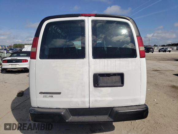 2008 Chevrolet Express Cargo Van with VIN 1GCGG25C581108063, listed as a Copart auction lot 44993455 with 463,245 mi miles and Clean Title. Bid and sale history available at carsss.com. Image 6.