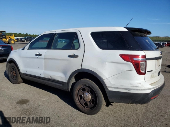 2015 Ford Utility Police Interceptor with VIN 1FM5K8AR9FGB32410, listed as a Copart auction lot 70232994 with 121,748 mi miles and Clean Title. Bid and sale history available at carsss.com. Image 2.