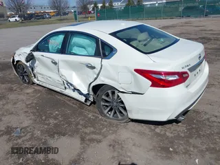 2016 Nissan Altima SR with VIN 1N4AL3AP7GC149531, listed as a IAAI auction lot 41893524 with 48,058 mi miles and . Bid and sale history available at carsss.com. Image 3.