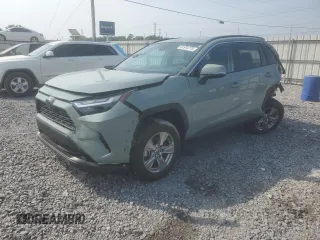 2022 Toyota RAV4 XLE with VIN 2T3W1RFV6NW200835, listed as a Copart auction lot 61914775 with 42,557 mi miles and Salvage title. Bid and sale history available at DreamBid. Image 1.
