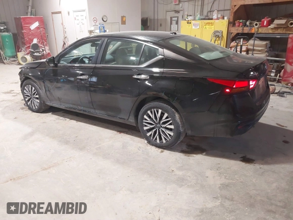 2023 Nissan Altima SV z VIN 1N4BL4DW6PN315393, wystawiony jako IAAI lot #41316755 z przebiegiem 52 939 mil mil oraz . Historia ofert i sprzedaży dostępna na DreamBid. Obrazek 3.